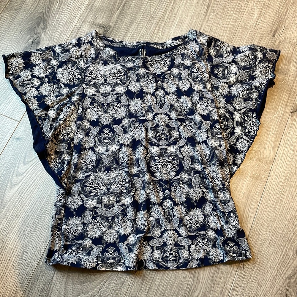 The Gap vintage wash Tee with Batwing Sleeves
